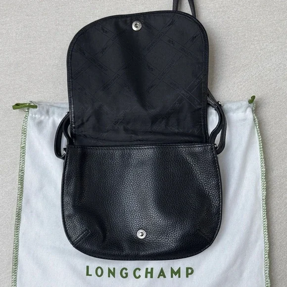 Longchamp Le Foulonne
Black Pebbled Leather Crossbody Saddle Bag - Picture 2 of 4